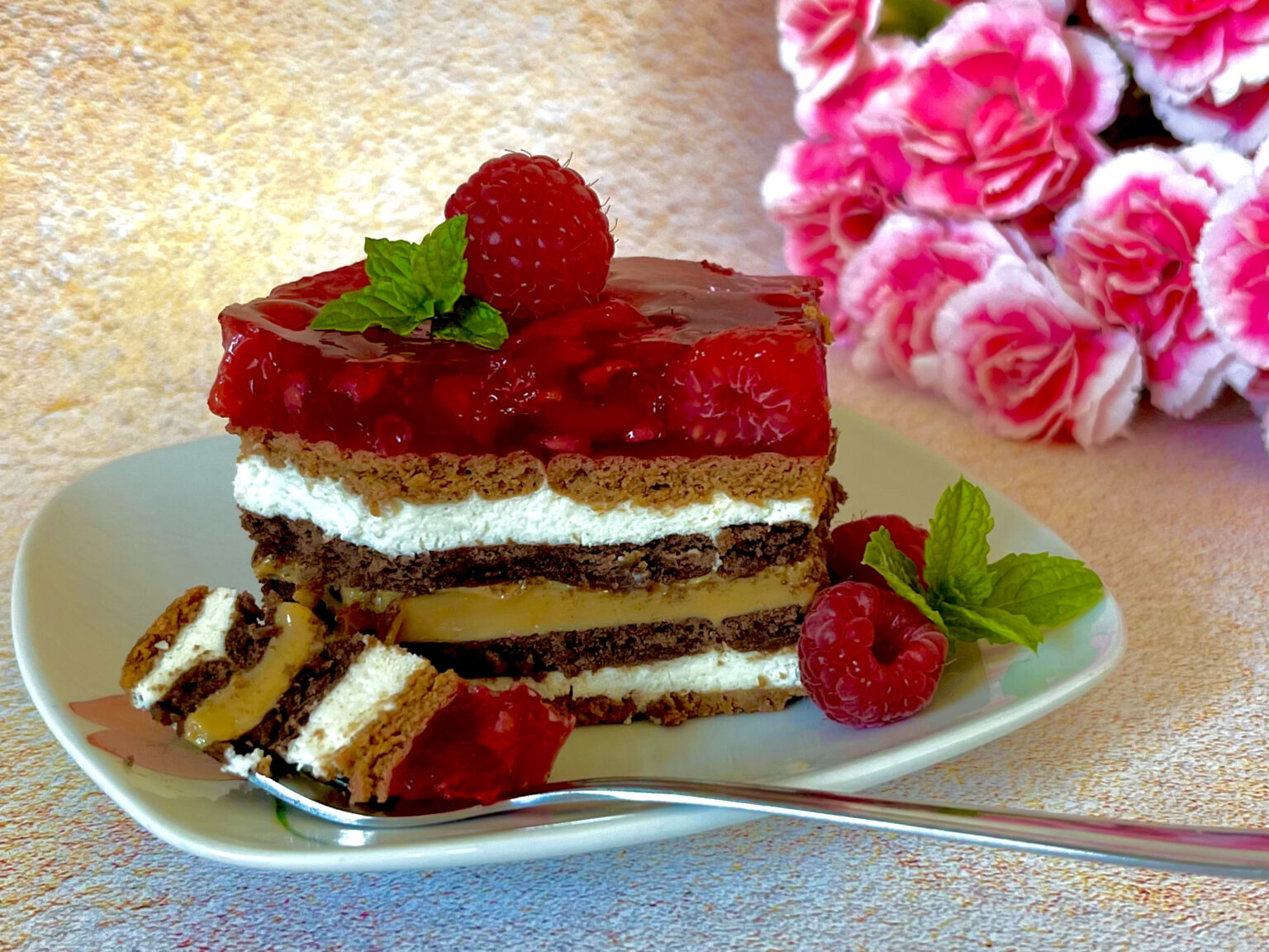 Malinowa księżniczka - proste ciasto bez pieczenia - CD32D972 D1EB 4147 95A4 7AB74702F652