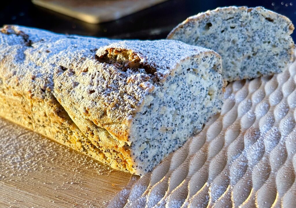 Białkowiec z makiem i czekoladą