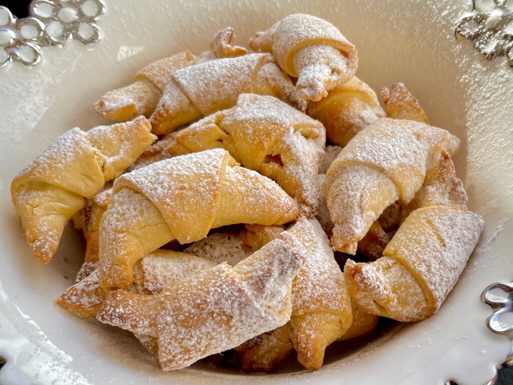 Kruche rogaliki z jabłkami jak u babci