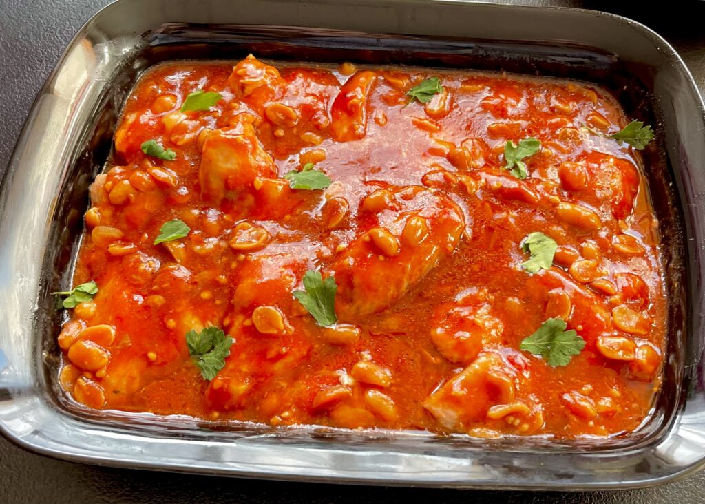 Skrzydełka z orzeszkami pieczone w ketchupie