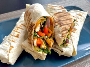 Tortille z kurczakiem i salsą paprykową - 0F42E414 7376 4EF0 A99F FF5622EF1254