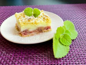 Kruche ciasto z masą budyniową i rabarbarem - A971FE50 A629 481D 87AB 2F98E9EDC9F4