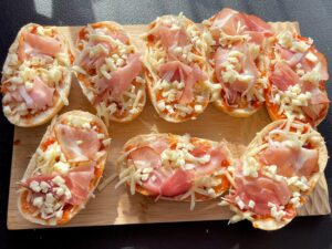 Zapieksy a'la pizza - 4A115957 21B0 4076 8AF2 72DD7A03846B