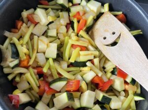 Letnia potrawka z kurczakiem - pyszny i szybki obiad jednogarnkowy! - 325C6841 8D5B 42F8 B1A3 7C5CA5618873