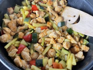 Letnia potrawka z kurczakiem - pyszny i szybki obiad jednogarnkowy! - 730C2C33 328C 4BD5 9E42 86D7EA106AE8