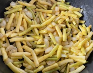 Letnia potrawka z kurczakiem - pyszny i szybki obiad jednogarnkowy! - CDDC970E E0A0 411F B9C8 0D2CF6C3DAB0