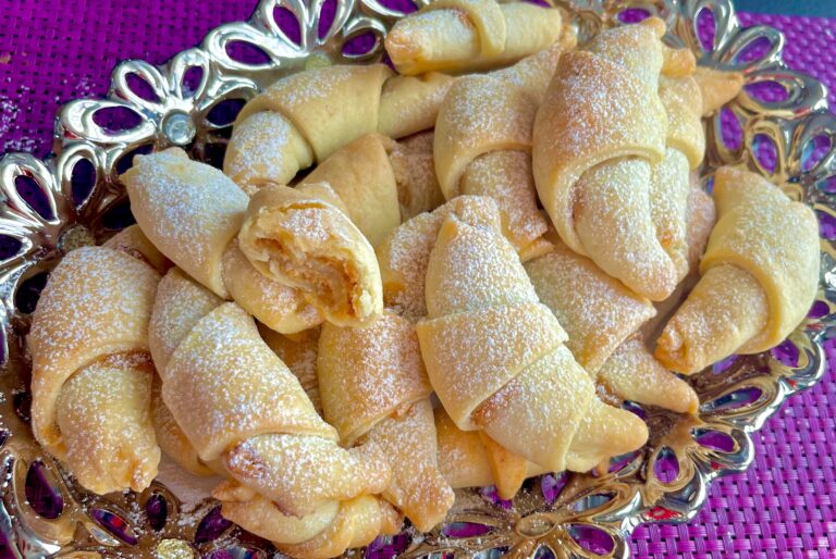 Rogaliki z kajmakiem i solonymi orzeszkami - 7804A199 CBAF 4CC5 909C 0E4546364B12