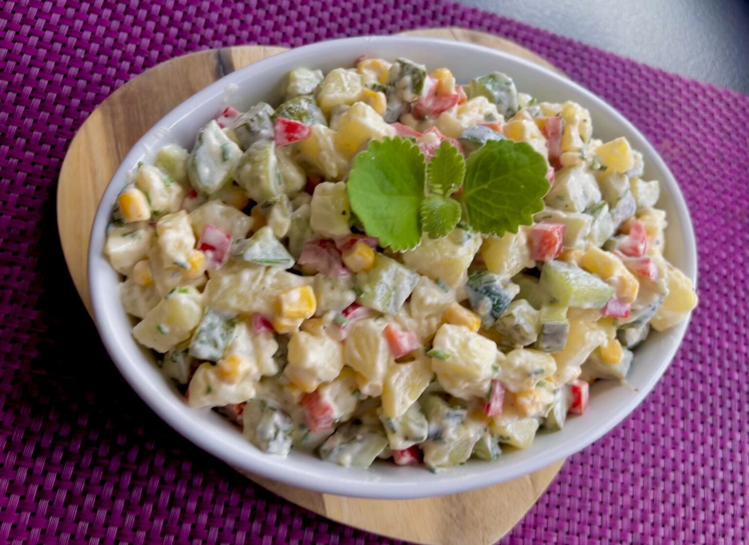 Sałatka imprezowa z papryką i ogórkiem kiszonym - D82DA7BB BACD 4F55 9601 6AE6C03CB2B7