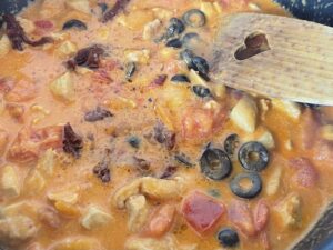 Makron z kurczakiem i pomidorami w kremowym sosie curry - 26D70AF6 7FD1 4B7E 90B8 82D203C00ED5