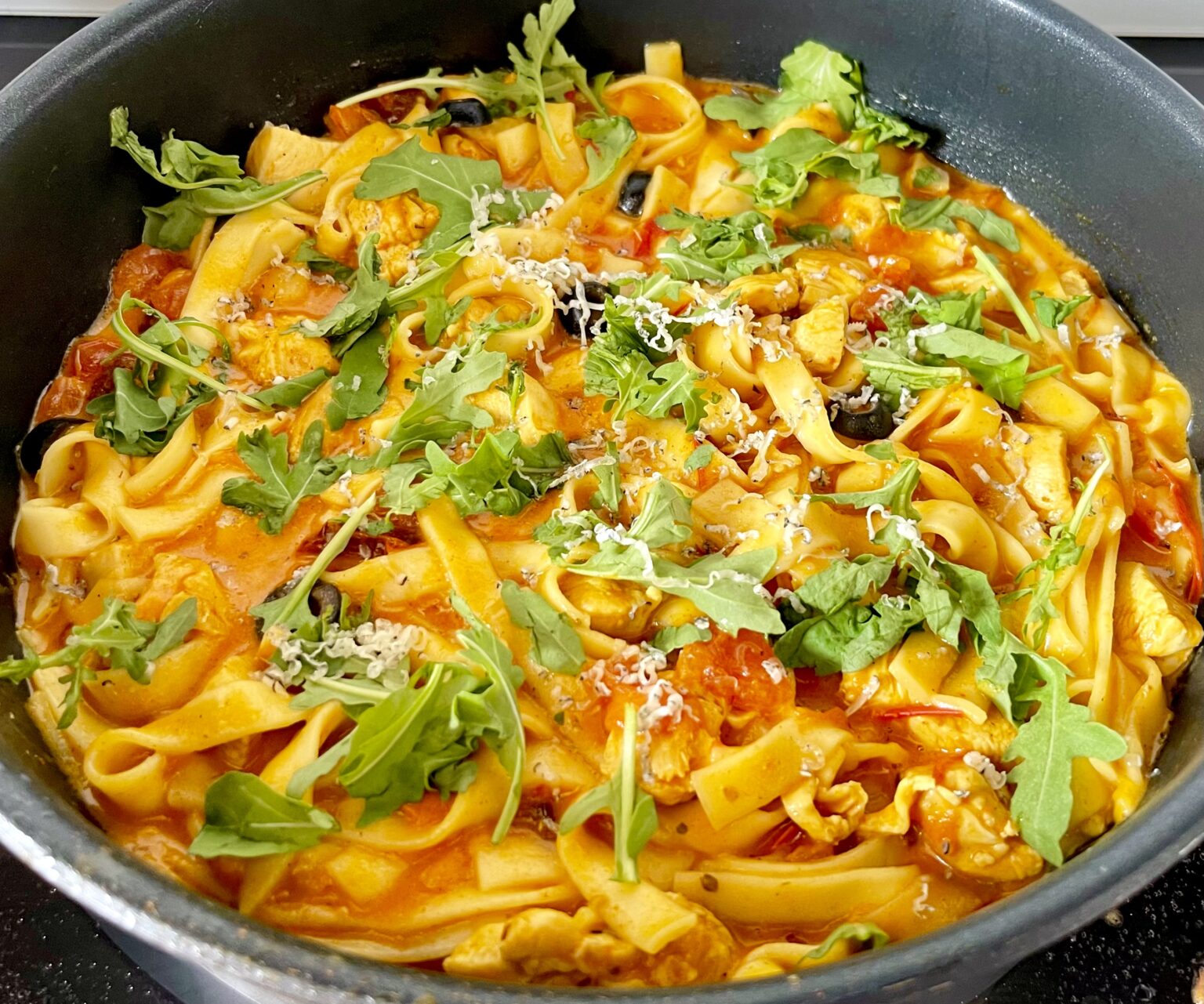 Makron z kurczakiem i pomidorami w kremowym sosie curry - 6CC1358C 1520 4469 90B6 947AD88A5491