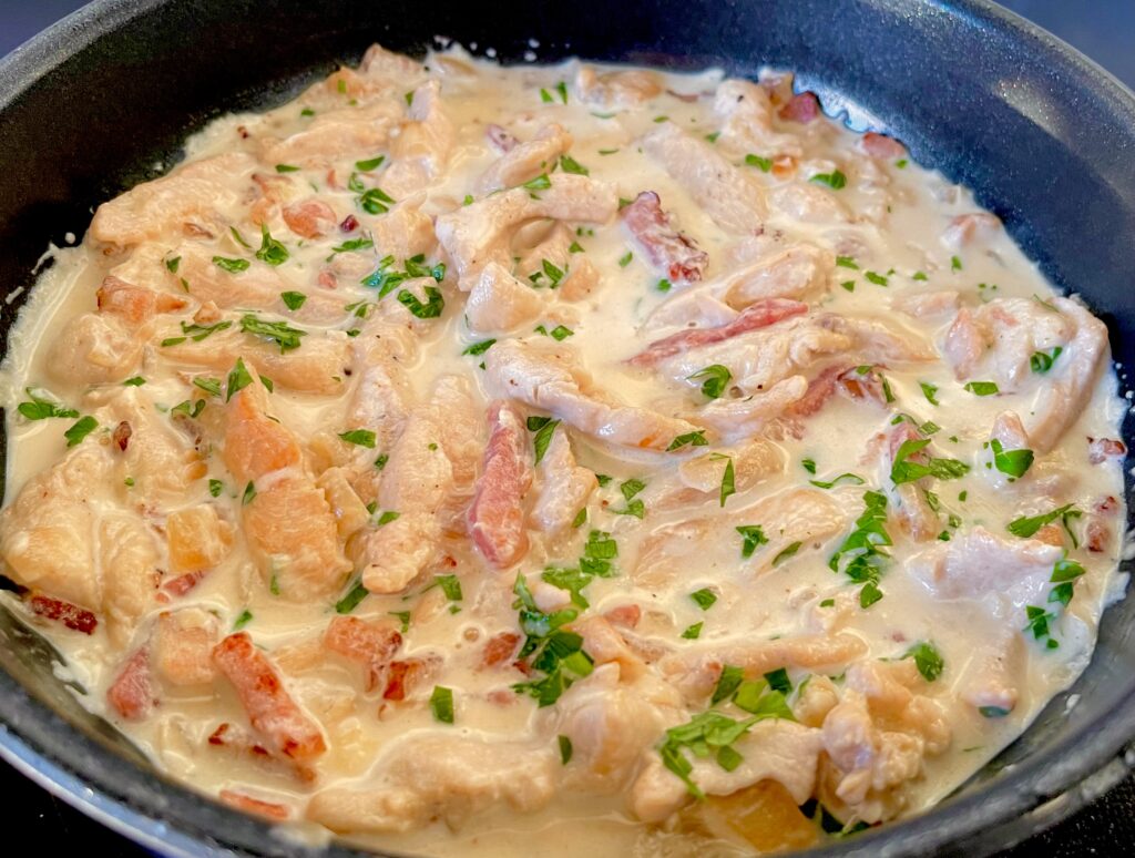 Kurczak a’la carbonara