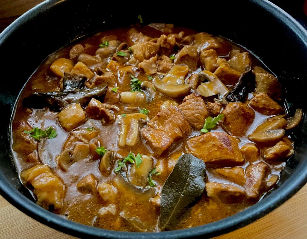 Wieprzowina w sosie myśliwskim