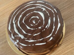 Sernikomakowiec lukrowanie