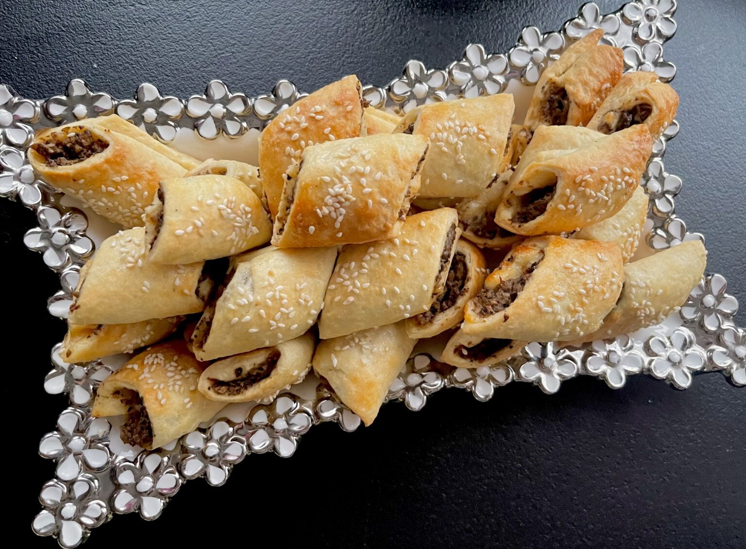 Paszteciki krucho-drożdżowe z serem i pieczarkami - 38CFB945 9E3E 4685 9C81 2CCF41737DF0