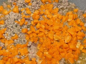 Gniazdka ziemniaczane po bolońsku - 8F23A5E9 D4AB 4B16 BB83 73B5BDCC82CE