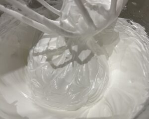 Tort bezowy dakłas (Dacquoise) - 8E314D29 0A2F 4494 A0B4 A014727F410B