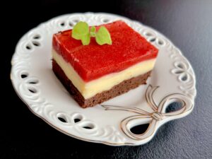 Czekoladowe z kremem budyniowym i truskawkami - B502C264 C711 4BDE A29E 20AE983B28BE