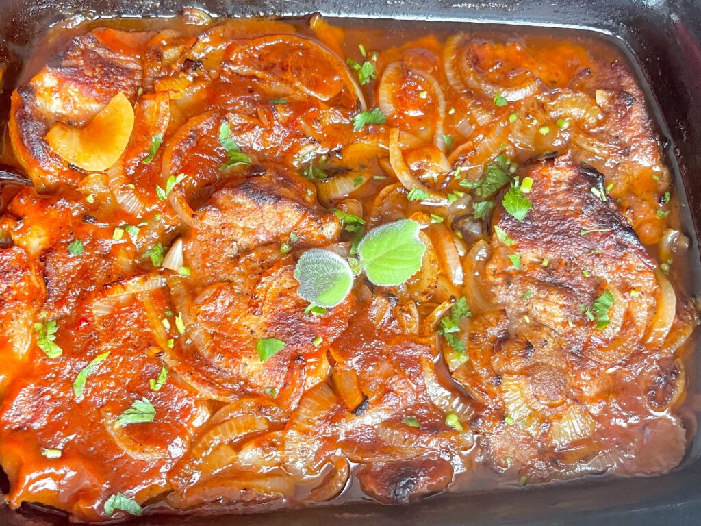 Karkówka pieczona w ketchupie