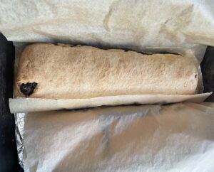 Upieczone makowce w kruchym cieście wyjęte z piekarnika.