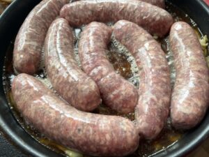 Biała kiełbasa pieczona w piwie - A475A79E F2F3 47EA BCB0 458296426B5D