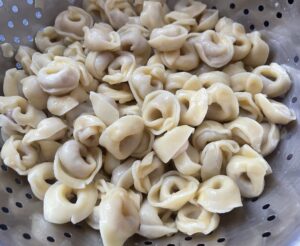 Sałatka tortellini z ananasem - A584E970 0F8F 4EF6 BE12 3A4EEDD8EAFC