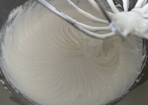 Mini gniazdka bezowe w dwóch smakach - EE3A6C7D F810 4D56 9CC7 5829949FD6A2