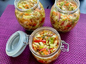 Młoda kapusta w słoikach - C17D8A1A 7B23 4B63 909D AD3D59C5B352