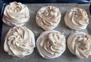 Mini gniazdka bezowe w dwóch smakach - E6168826 600D 459D 89BE ACE114BBEE81