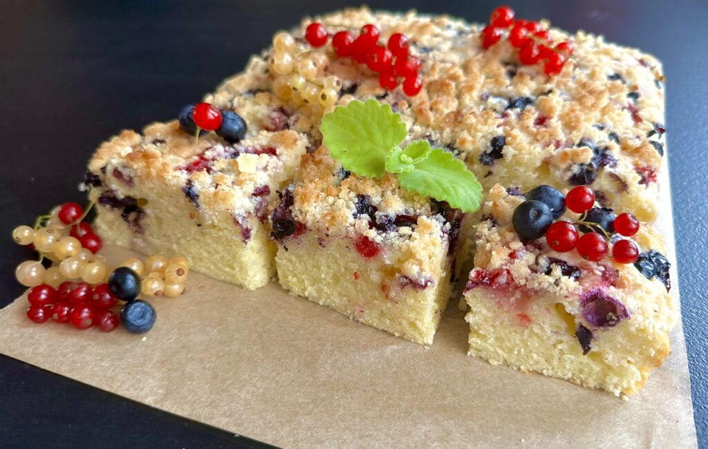 Pyszne ciasto na kefirze – bez miksera, proste i ekspresowe!