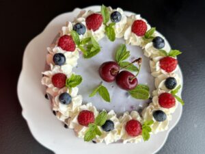 Torcik jagodowy bez pieczenia - 03782E23 4110 4EF0 851D E0651689C03E