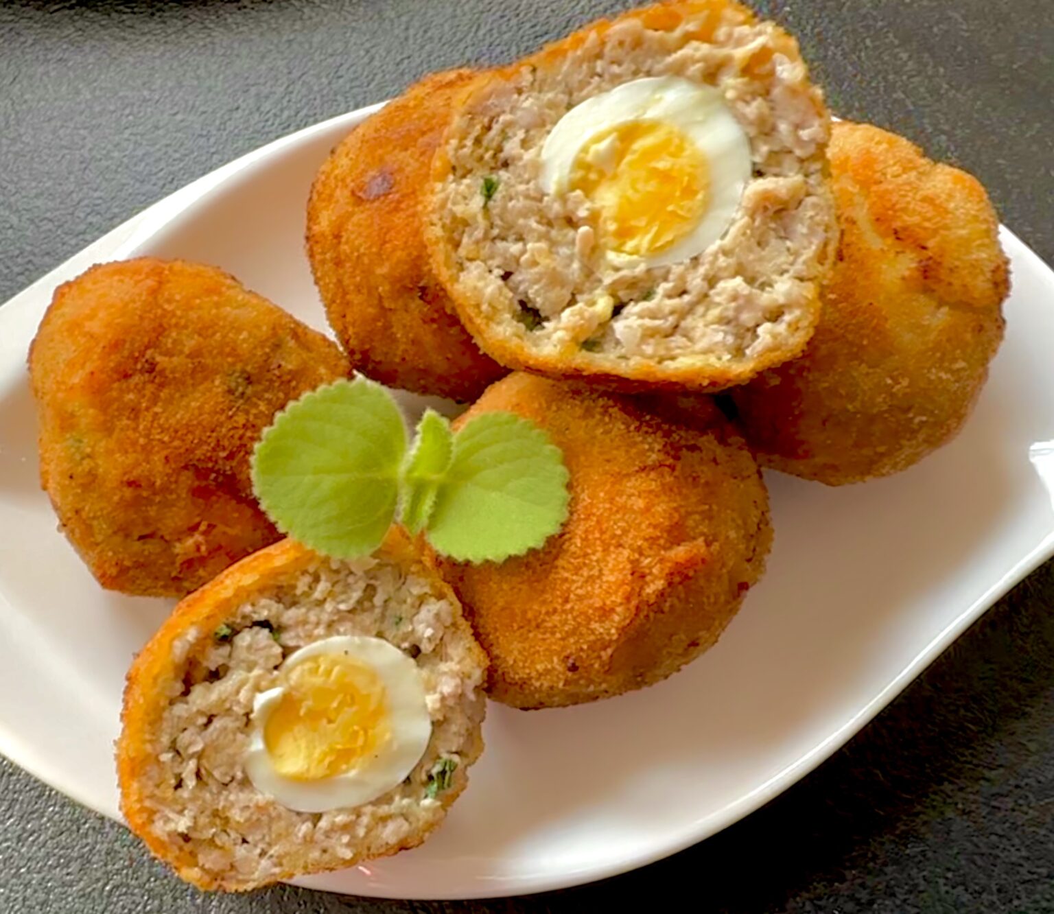 Jajka po szkocku - 190E3C29 1F64 4F39 9122 A51431191F3A