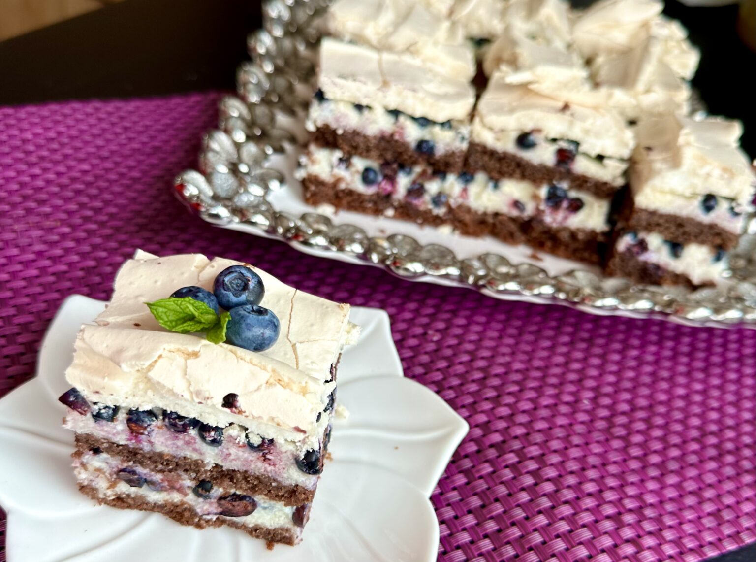 Fantazja - ciasto z bezą, jagodami i kremem grysikowym - C9BF3EA9 5984 4D2B B224 15C5E8989487