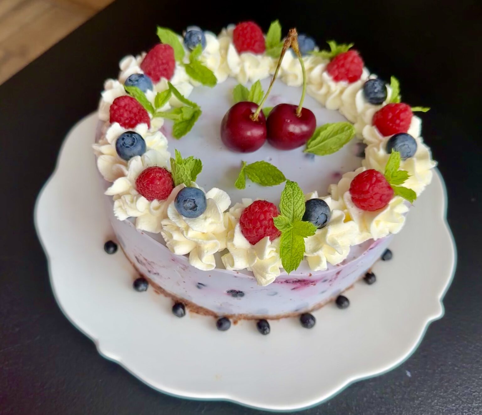 Torcik jagodowy bez pieczenia - E94B159F 7582 4BAF 9093 E7D2276FD616