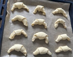 Rogaliki przygotowane do pieczenia