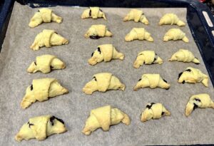 Upieczone rogaliki prosto z piekarnika