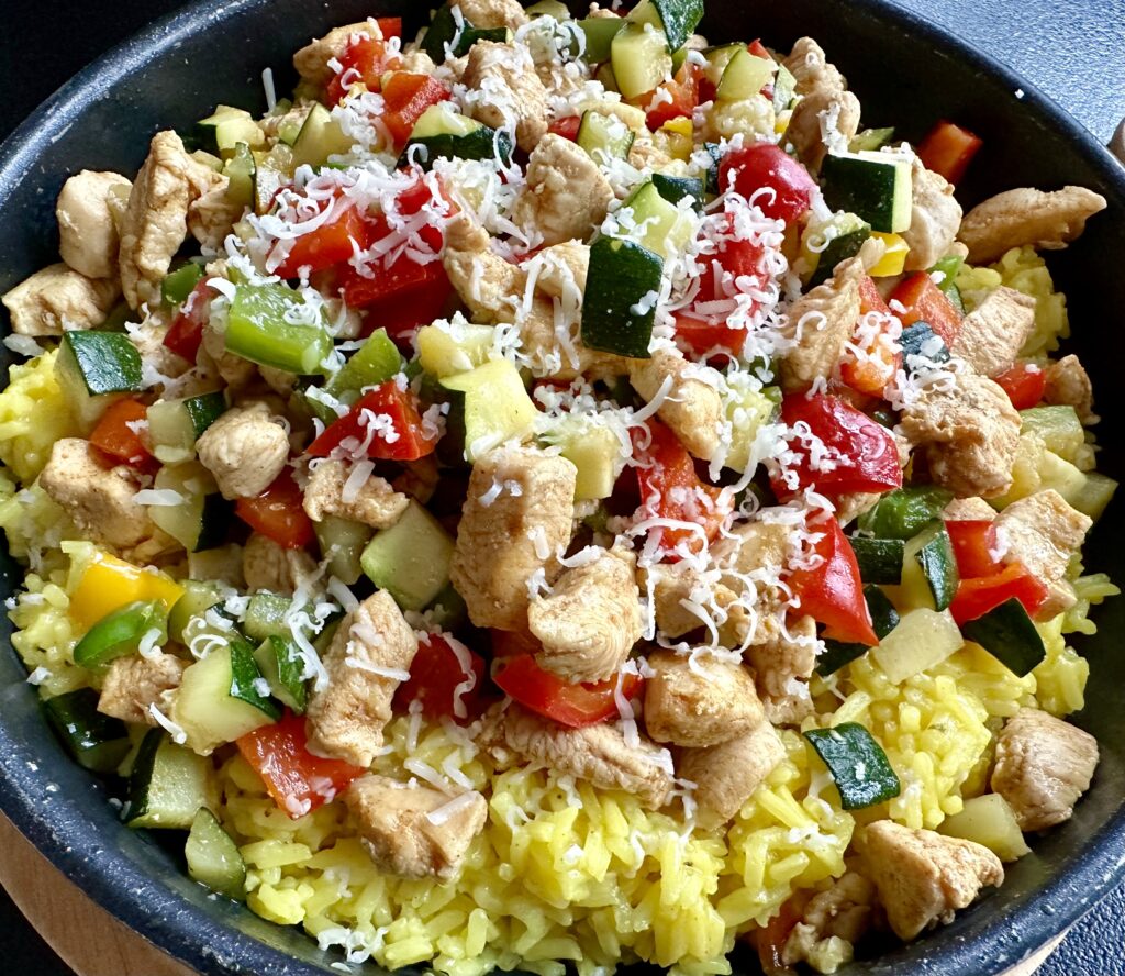 Kremowe risotto z kurczakiem i warzywami