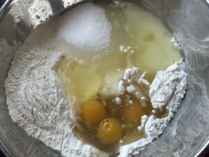 Maślankowiec z mrożonymi owocami - IMG 6457