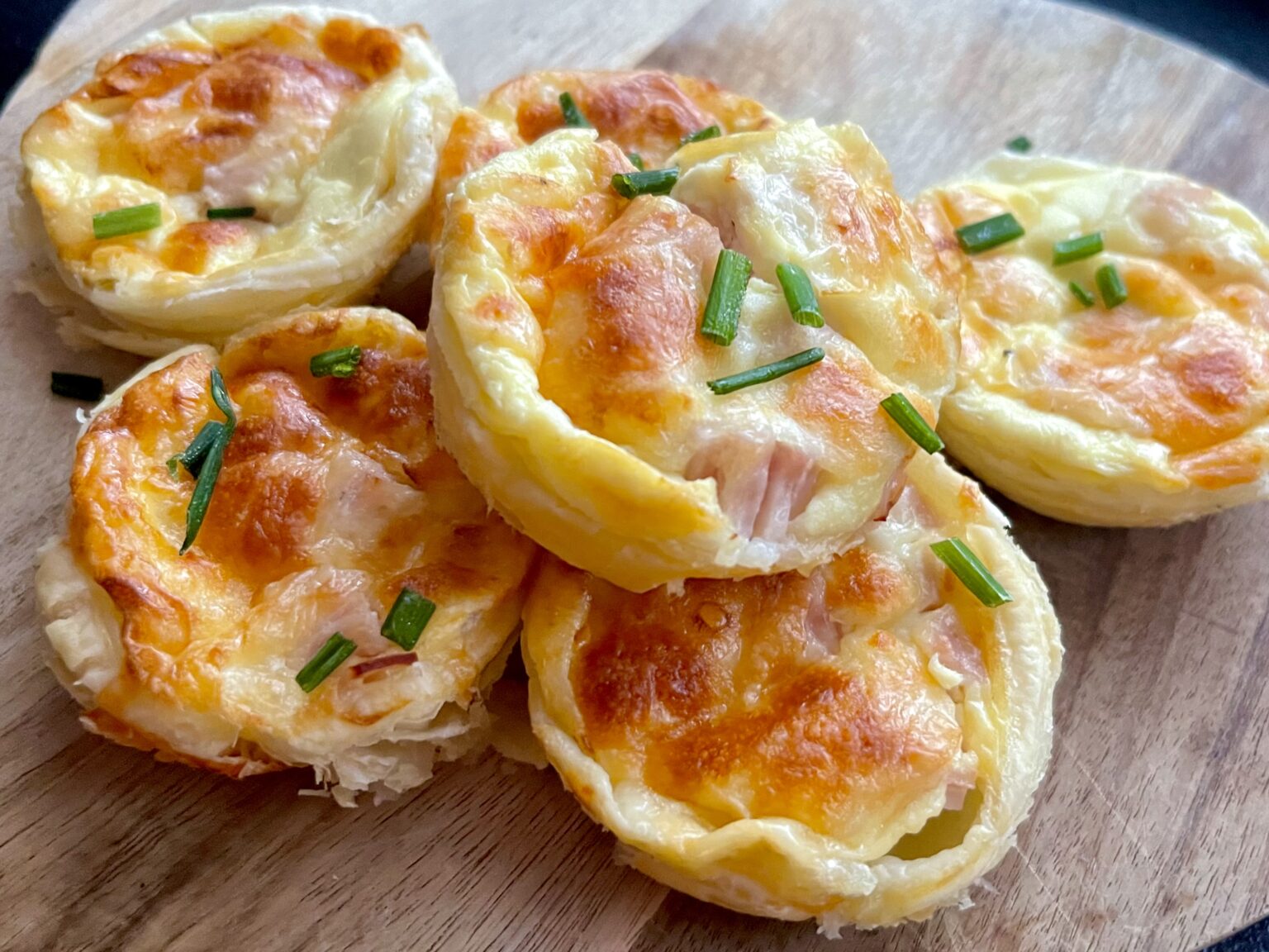 Imprezowa przekąska z ciasta francuskiego - IMG 7955