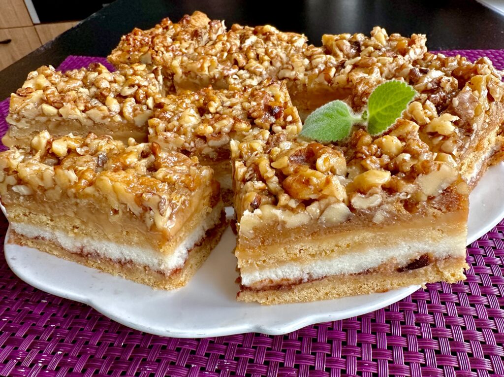 Ciasto krówka z orzechami