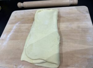 Szykujemy ciasto na rogaliki