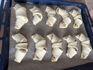 Rogale uszykowane do pieczenia