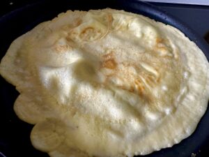 Koreczki naleśnikowe z porem, pieczarkami i żółtym serem - IMG 0837
