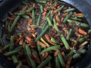 Smażony makaron po chińsku z wieprzowiną i warzywami - IMG 1085