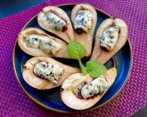 Gruszki zapiekane z serem pleśniowym i żurawiną - IMG 3682