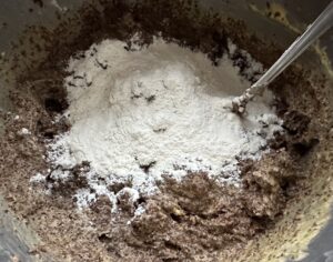 Mieszanie masy makowej do seromakowca klasycznego bez spodu