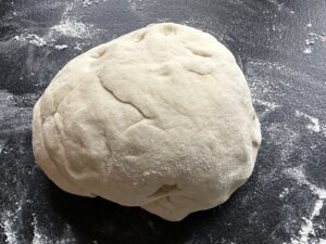 zagniatanie ciasta na szybkie paszteciki