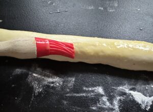 Smarowanie wałka ciasta