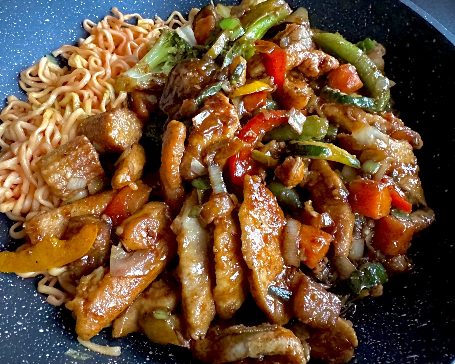 Makaron z kurczakiem terijaki i warzywami - IMG 4207