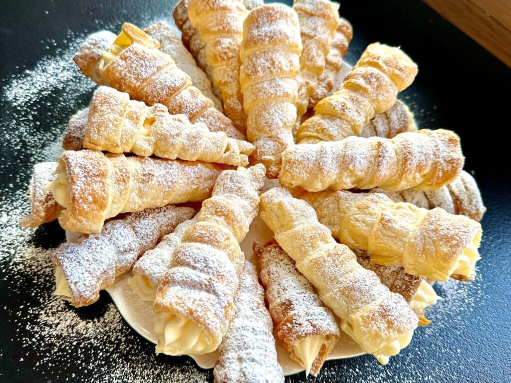 Rurki francuskie z kremem budyniowym