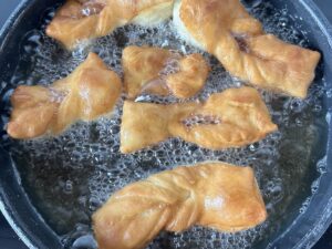 Taratuszki - puszyste faworki na kefirze - IMG 4957